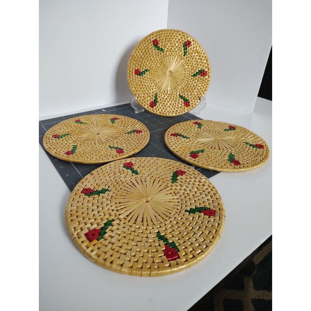 4 Round 8 Inch Wicker Rose Design Hot Pads/ Trivets Woven Rattan Cottage Core